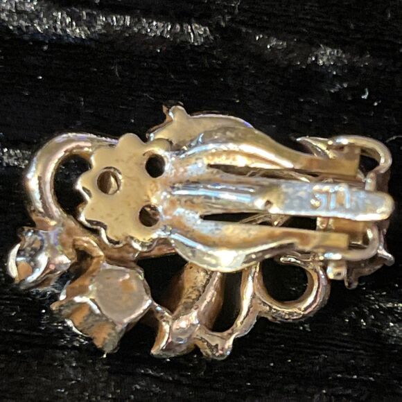 Vtg MCM STAR Brand Elegant Purple AB Crystals Leaf & Vine Clip-on Earrings - Picture 7 of 7